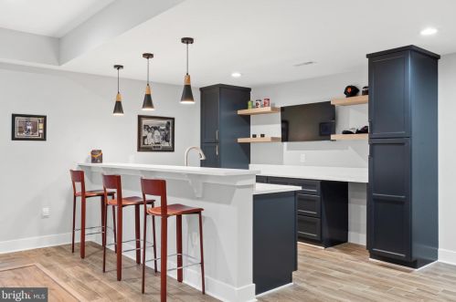 6714 Van Fleet Dr, Mc Lean VA  22101-5140 exterior