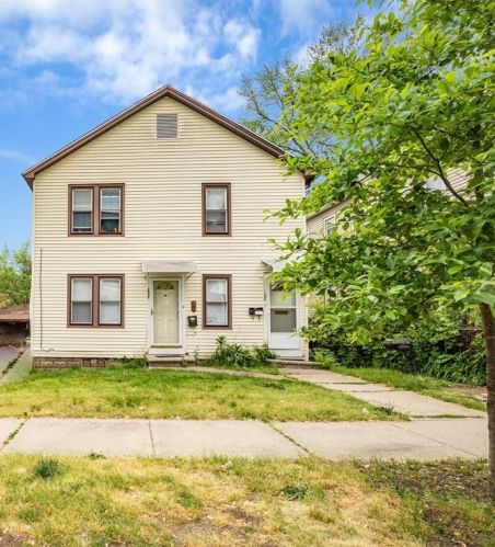 102 Middlesex St, Springfield MA  01109-2819 exterior