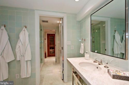 11013 Cripplegate Rd, Rockville MD 20854-1630 exterior