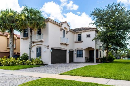 2221 Newport Isles Blvd, Fort Pierce, FL 34953-4575