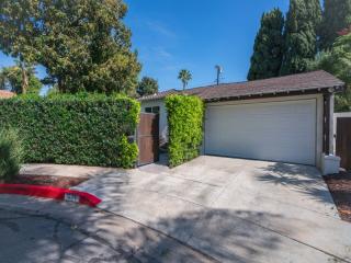 1236 Greenacre Ave, Los Angeles CA  90046-5708 exterior