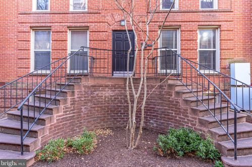 1453 A St, Washington DC  20003-1524 exterior