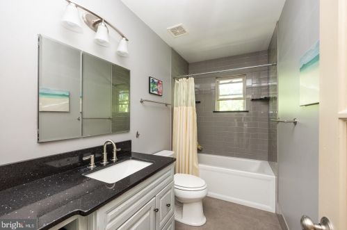 2416 Evergreen Ln, Pottstown PA 19465-8884 exterior