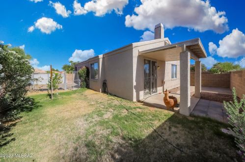 8557 Camino Bengala, Tucson AZ  85747-5165 exterior