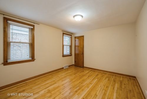 6040 Kilbourn Ave, Chicago IL  60646-5010 exterior