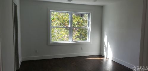 135 Cooper Ave, Iselin NJ 08830-2003 exterior