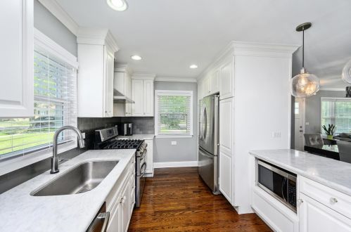 798 Fairfield Ave, Elmhurst IL 60126-3849 exterior