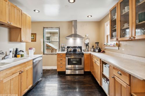 220 18 Ave, Broadview IL 60155-2933 exterior