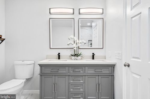 1205 Limerick Ct, Hummelstown PA  17036-9152 exterior