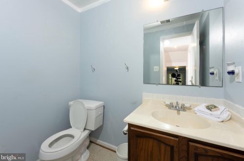 11907 Bargate Ct, Rockville MD 20852-4117 exterior