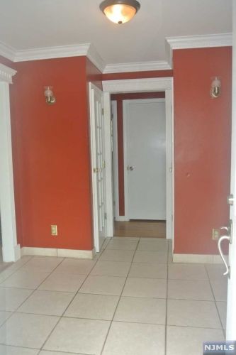 7 Malcolm Pl, Mahwah NJ  07430-1958 exterior