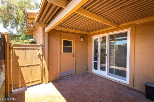 854 Cochise Dr, Phoenix AZ 85020-1543 exterior