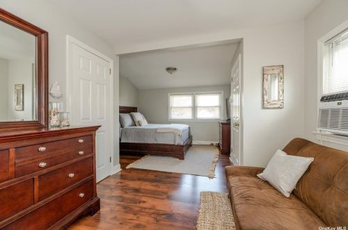 151 Gordon Rd, Valley Stream NY 11581-2108 exterior