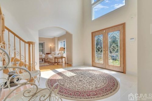 48 Farmhaven Ave, Edison NJ 08820-3220 exterior