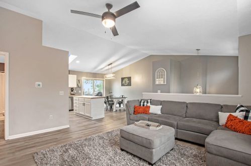 340 Riverwood Dr, Middlevle MI  49333-9092 exterior