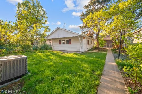 5724 Warwick Ave, Chicago IL 60641-3418 exterior