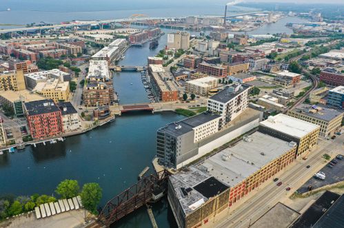 106 Seeboth St, Milwaukee WI  53204-4322 exterior