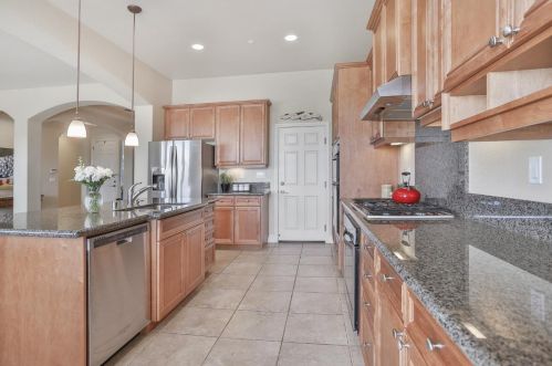 797 Hildebrand Cir, Folsom CA 95630-6309 exterior