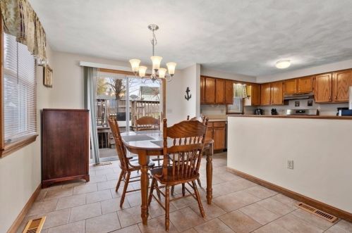 50 Beverly St, North Andover MA 01845-3403 exterior