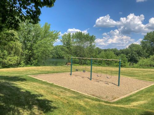 1292 Balsam Trl, Saint Paul MN 55123-1707 exterior