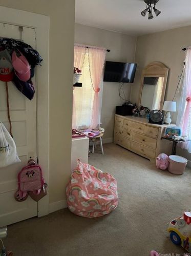 7 Talmadge St, Derby CT 06418-1005 exterior