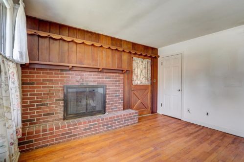 525 Ash St, Waukegan IL 60085-3928 exterior