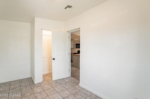 29 Pennsylvania Dr, Tucson AZ  85714-2640 exterior