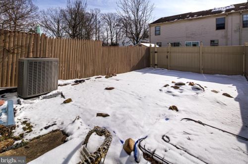 51 Mactavish Ct, New Castle DE 19720-6524 exterior