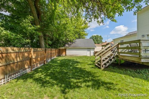 963 Knapp St, Grand Rapids MI 49505-4419 exterior