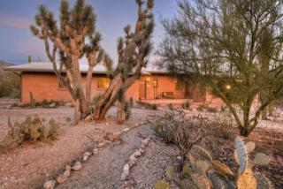 6720 Casas Adobes Dr, Tucson, AZ 85704-6124