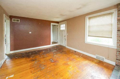 25 Main St, Plaistow NH 03865-3009 exterior