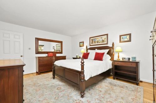 49 Fox Run Rd, Norwalk CT 06850-2324 exterior