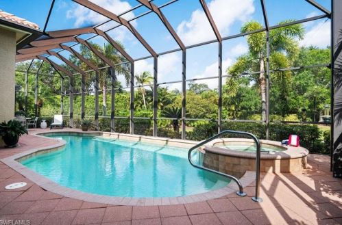 5729 Hammock Is Dr, Naples FL 34119-4695 exterior