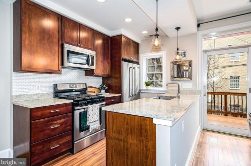 1448 D St, Washington DC  20002-5402 exterior