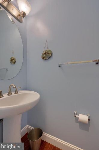 1404 Banner Dr, Lancaster PA 17601-4580 exterior