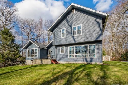 27 Old Farm Rd, Seymour, CT 06478-1704