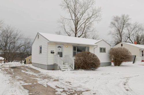 2617 Lewis Ave, Waukegan IL 60087-3801 exterior