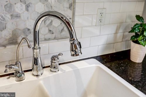 405 King St, Lancaster PA 17602-3004 exterior