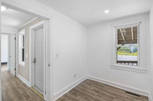 37 Commerce Ave, Killingly CT 06239-2804 exterior