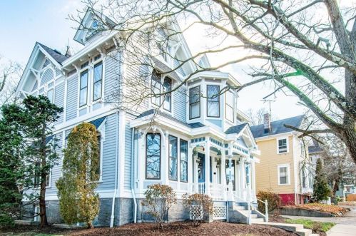 173 Congdon St, Providence, RI 02906-1408