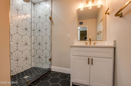 2110 Grant Rd, Tucson AZ  85719-3411 exterior