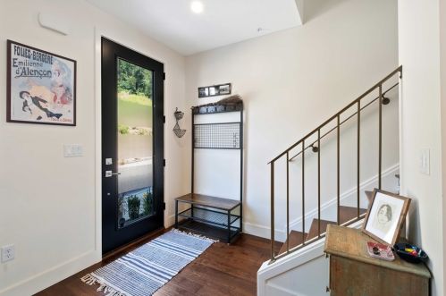 521 Jefferson St, Pittsburgh PA  15212-4418 exterior