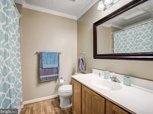 204 Foxtree Dr, Glen Burnie MD 21061-6347 exterior