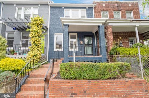 236 Cromwell Ter, Washington, DC 20002-1030