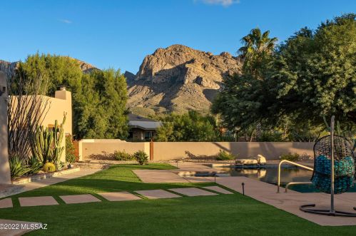 321 Golf Vw Dr, Tucson AZ 85737-9701 exterior