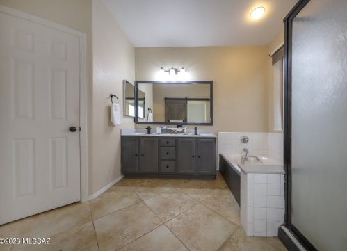 8517 Camino Bengala, Tucson AZ  85747-5165 exterior