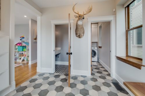 4727 Artesian Ave, Chicago IL 60645-5302 exterior