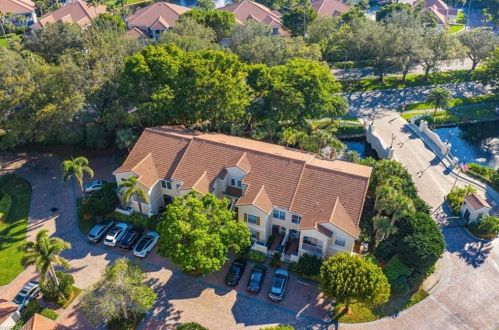 8310 Excalibur Cir, Naples FL 34108-7723 exterior