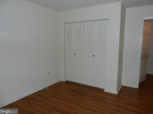 71 Oneill Ct, Trenton NJ 08648-2651 exterior