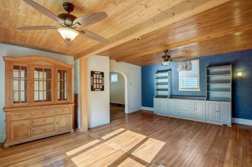 919 Land Pl, Milwaukee WI 53202-1536 exterior